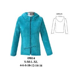 Molde de Chaqueta con gorro, cierre central, cortes princesa y bolsillos delanteros discretos en costura | 09814