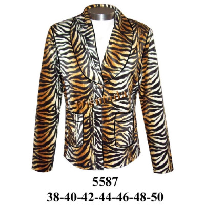 Molde de Chaqueta con cuello de solapa, manga larga, bolsillos de parche con tapa y forro | 5587 Molde de Chaqueta con cuello de solapa, manga larga, bolsillos de parche con tapa y forro | 5587